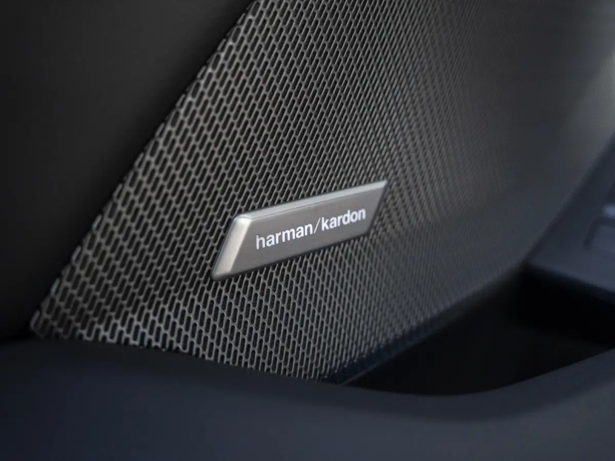 120 | M Sportpakket Pro | Innovation Pack | Stuurwielrand verwarmd | Harman-Kardon | Comfort Access | Head-Up Display | Panoramadak | Trekhaak