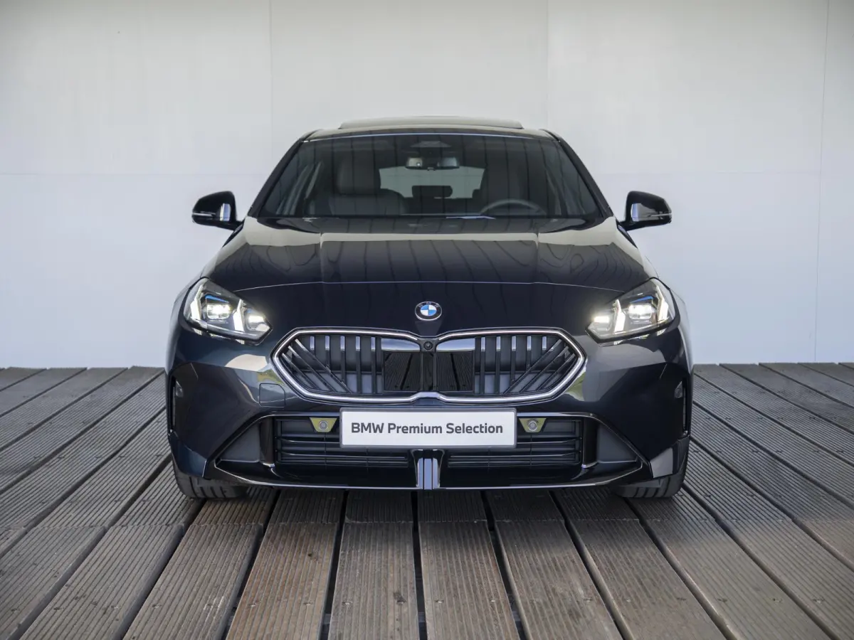 120 | M Sportpakket Pro | Innovation Pack | Stuurwielrand verwarmd | Harman-Kardon | Comfort Access | Head-Up Display | Panoramadak | Trekhaak