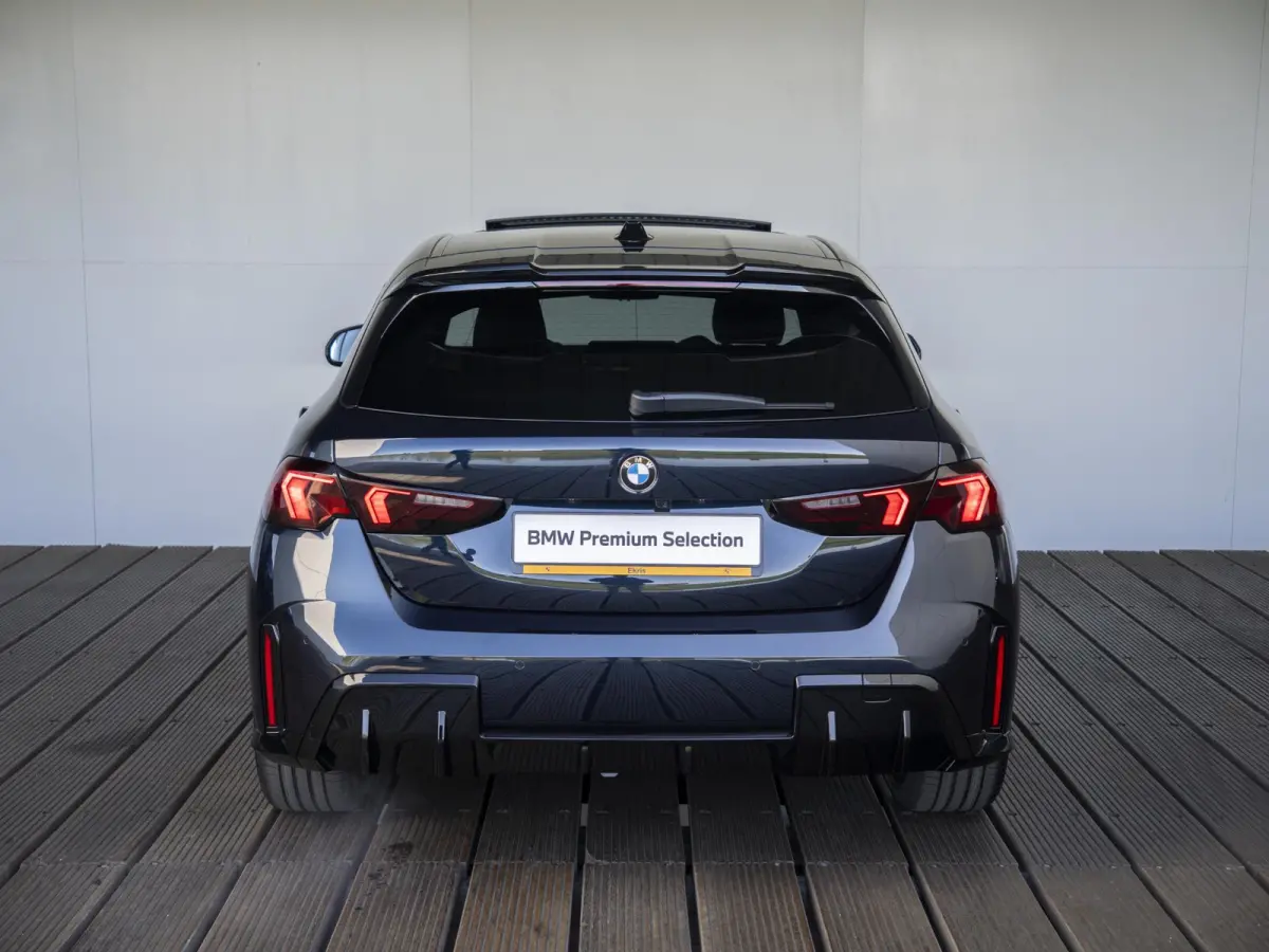 120 | M Sportpakket Pro | Innovation Pack | Stuurwielrand verwarmd | Harman-Kardon | Comfort Access | Head-Up Display | Panoramadak | Trekhaak