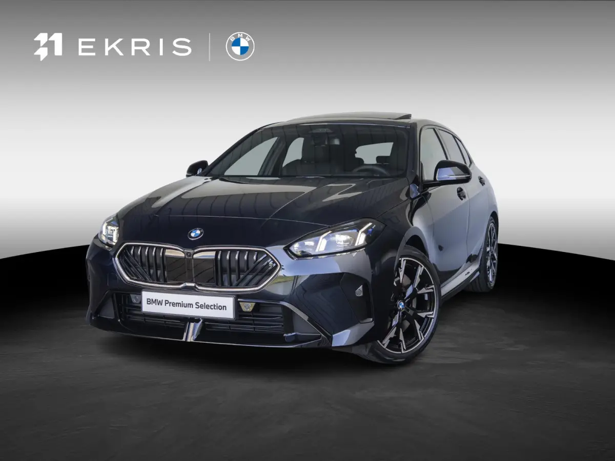 120 | M Sportpakket Pro | Innovation Pack | Stuurwielrand verwarmd | Harman-Kardon | Comfort Access | Head-Up Display | Panoramadak | Trekhaak