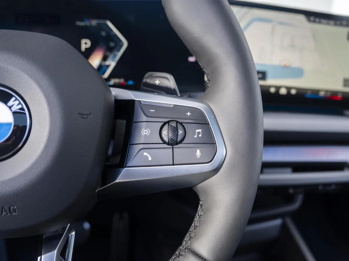 120 | M Sportpakket Pro | Innovation Pack | Stuurwielrand verwarmd | Harman-Kardon | Comfort Access | Head-Up Display | Panoramadak | Trekhaak