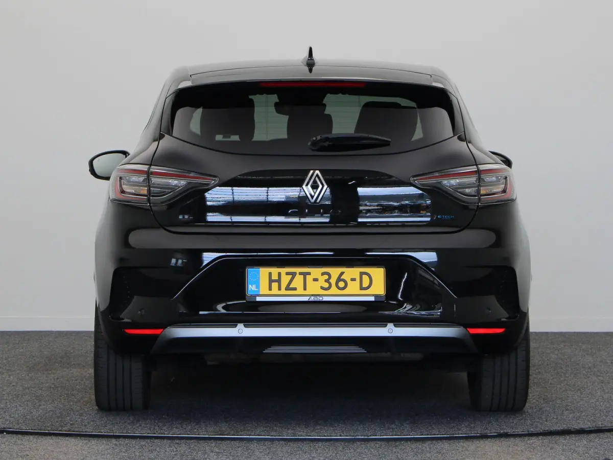 1.6 E-Tech Full Hybrid 145 esprit Alpine | Stoel-stuur verwarming | BOSE audio | Adaptieve cruise control | Achteruitrijcamera | Navigatie |