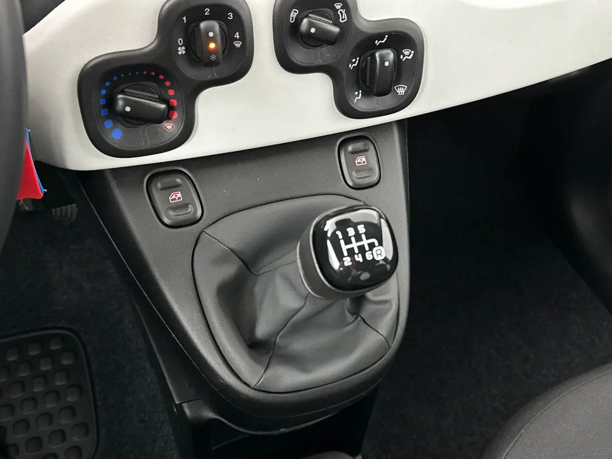 1.0 Hybrid Cross | DEMOVOORDEEL | Apple Carplay&Android Auto | PDC achter | Airco | 2+6 JAAR GARANTIE