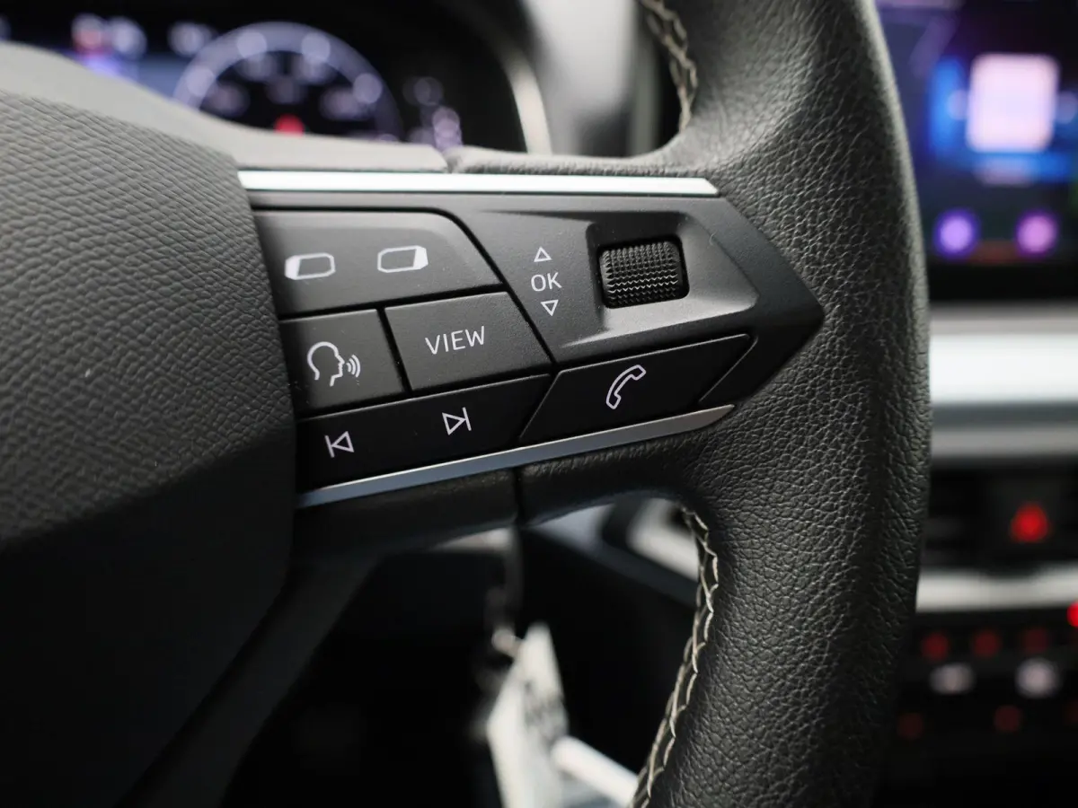 1.0 EcoTSI Style Business Intense | DIGITAAL DASHBOARD | CLIMATE CONTROL | STOELVERWARMING | LMV | PARKEERSENSOREN | APPLE CARPLAY |