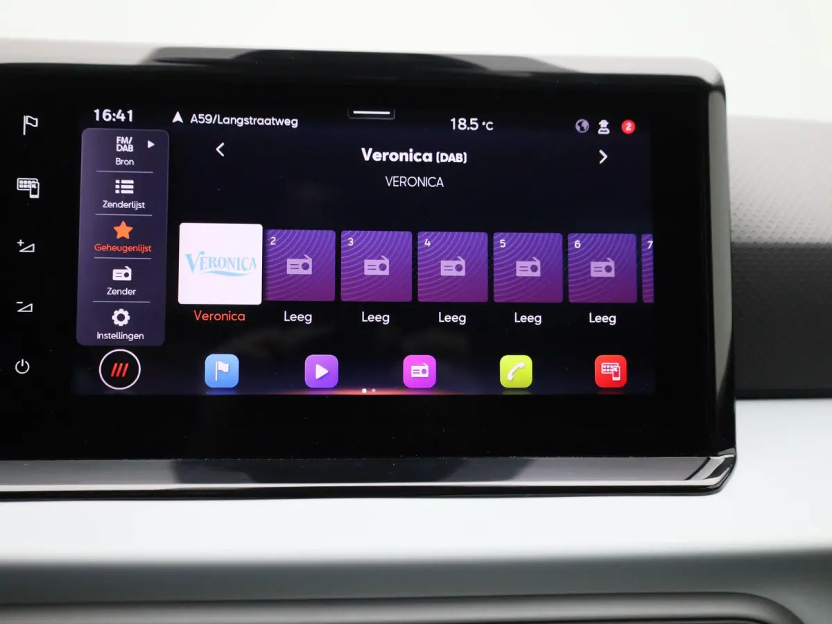 1.0 EcoTSI Style Business Intense | DIGITAAL DASHBOARD | CLIMATE CONTROL | STOELVERWARMING | LMV | PARKEERSENSOREN | APPLE CARPLAY |