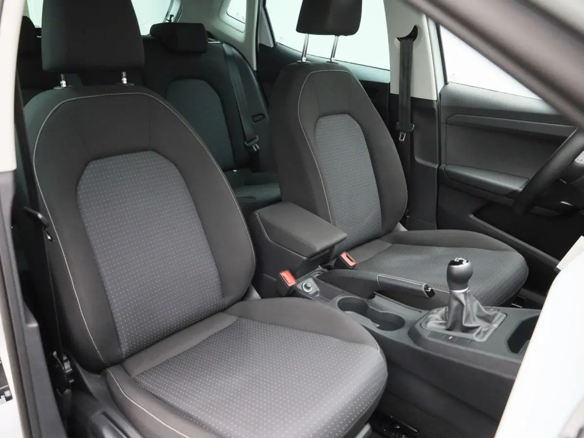 1.0 EcoTSI Style Business Intense | DIGITAAL DASHBOARD | CLIMATE CONTROL | STOELVERWARMING | LMV | PARKEERSENSOREN | APPLE CARPLAY |