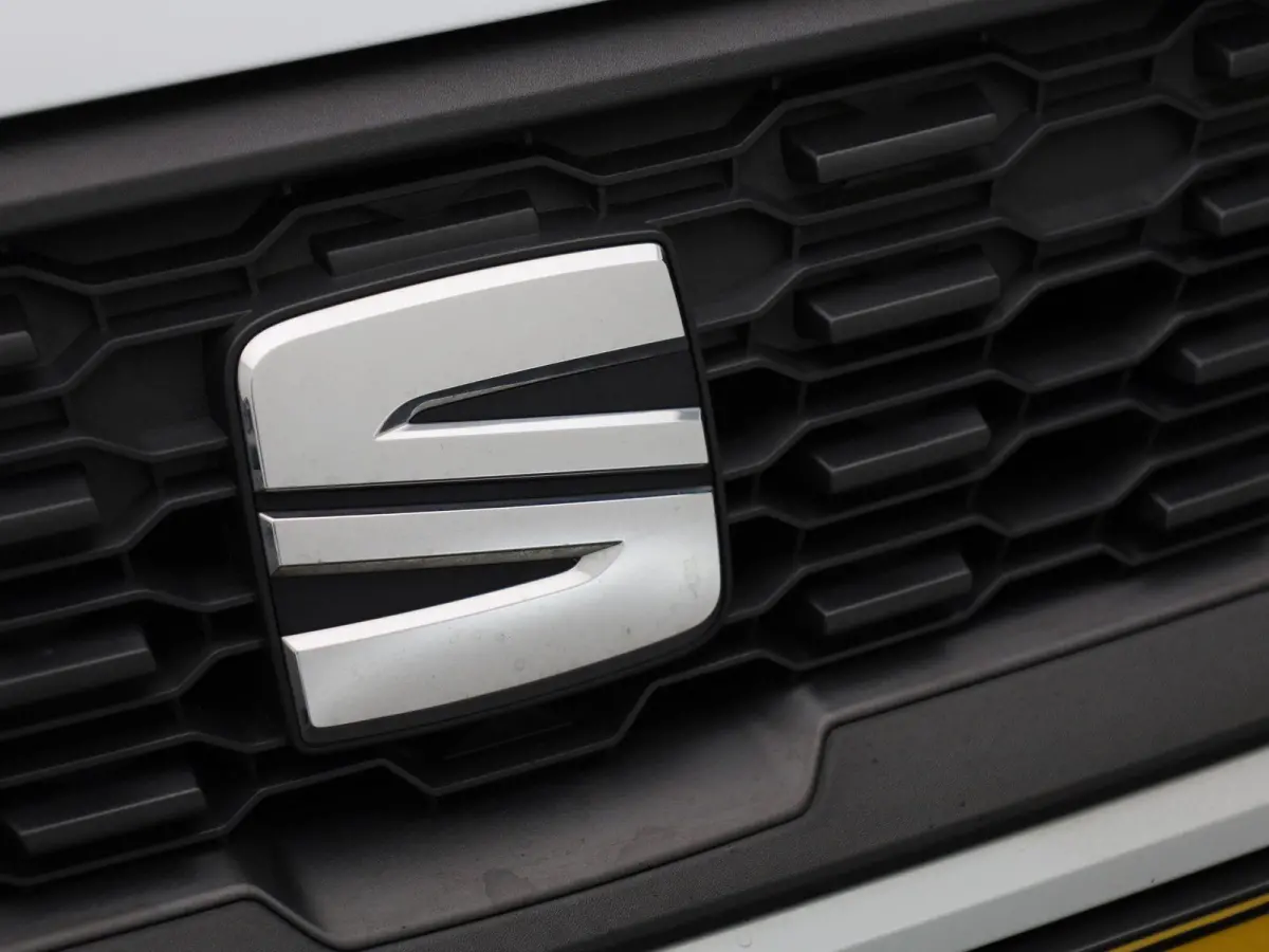 1.0 EcoTSI Style Business Intense | DIGITAAL DASHBOARD | CLIMATE CONTROL | STOELVERWARMING | LMV | PARKEERSENSOREN | APPLE CARPLAY |