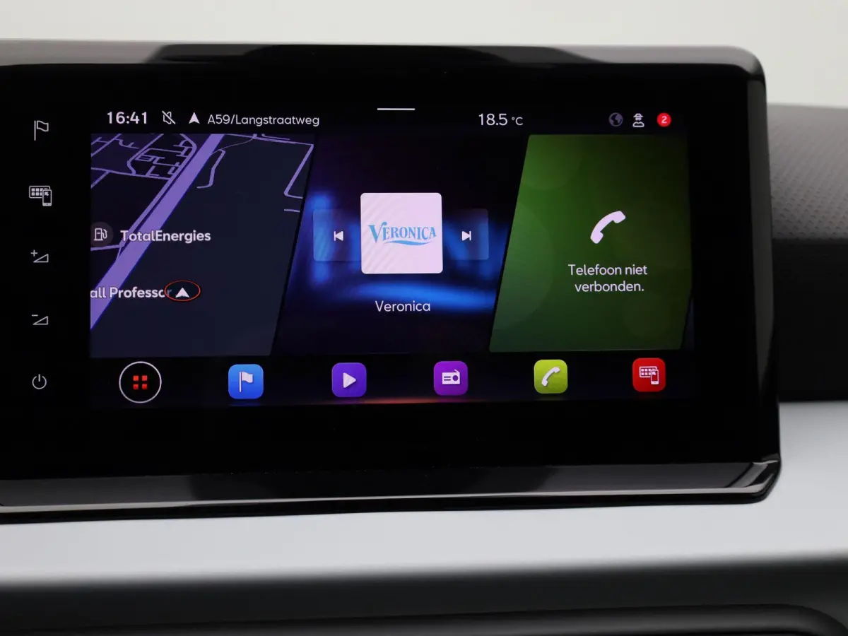 1.0 EcoTSI Style Business Intense | DIGITAAL DASHBOARD | CLIMATE CONTROL | STOELVERWARMING | LMV | PARKEERSENSOREN | APPLE CARPLAY |