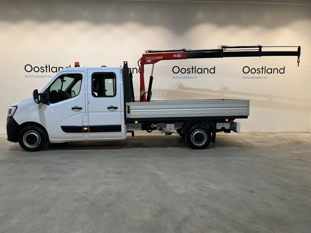 2.3 dCi 145 PK L3 145 PK Open Laadbak / Fassi Kraan / Euro 6 / Airco / Trekhaak / Cruise Control / 3-Zits / 24.300 KM !!