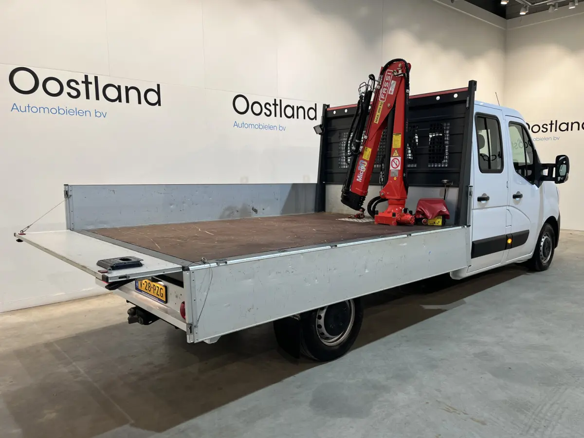 2.3 dCi 145 PK L3 145 PK Open Laadbak / Fassi Kraan / Euro 6 / Airco / Trekhaak / Cruise Control / 3-Zits / 24.300 KM !!