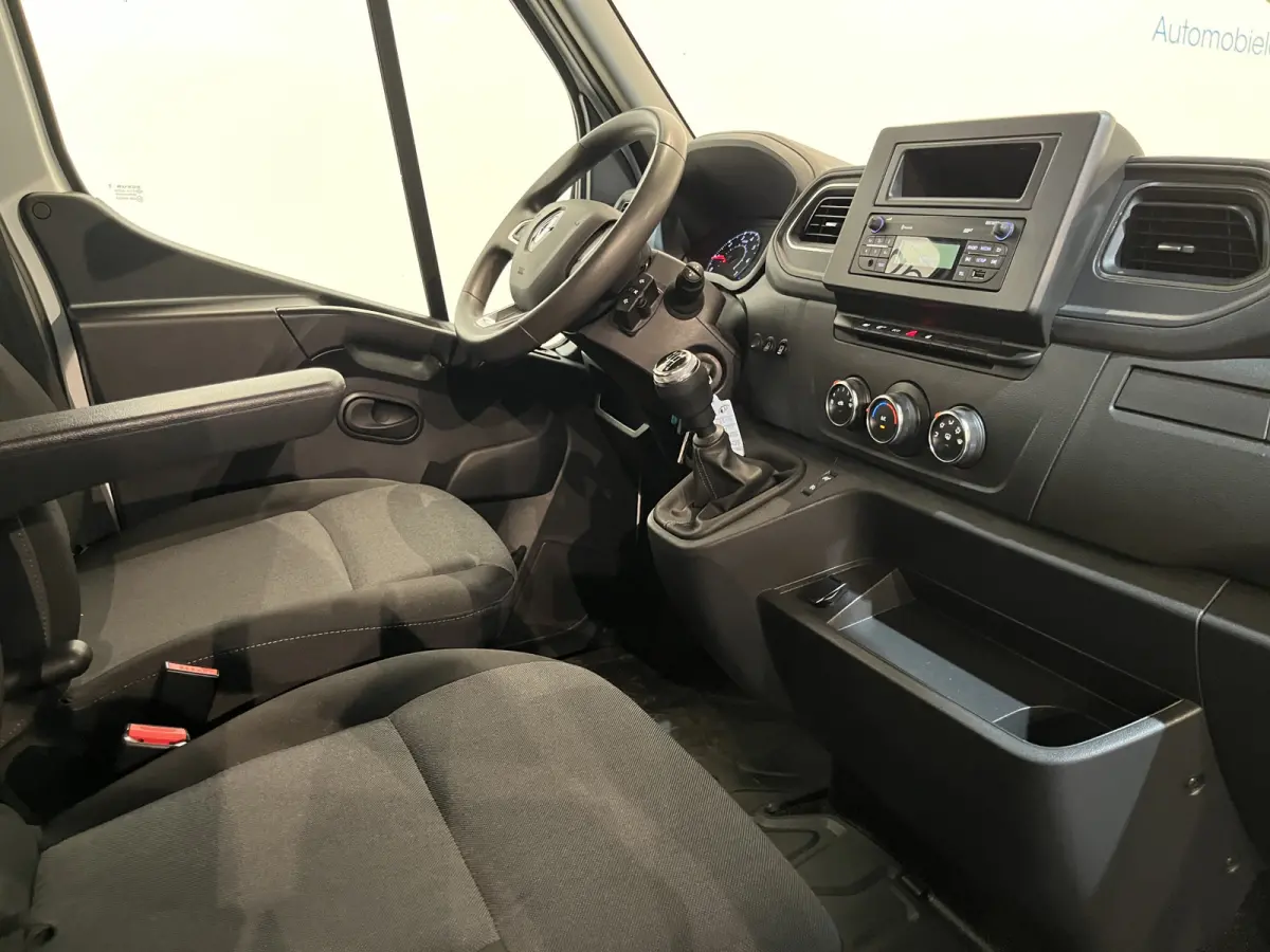 2.3 dCi 145 PK L3 145 PK Open Laadbak / Fassi Kraan / Euro 6 / Airco / Trekhaak / Cruise Control / 3-Zits / 24.300 KM !!