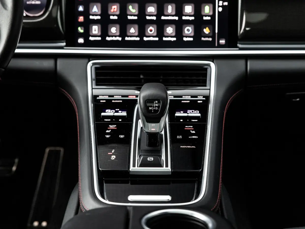 2.9 4 E-Hybrid | SPORTDESIGN | SPORTUITLAATSYSTEEM | PANORAMA/SCHUIF-KANTELDAK | BOSE | SOFTCLOSE | ADAPTIEVE CRUISE CONTROL | PASM LUCHTVERING | SFEERVERLICHTING | ACHTERUITRIJCAMERA | NL G