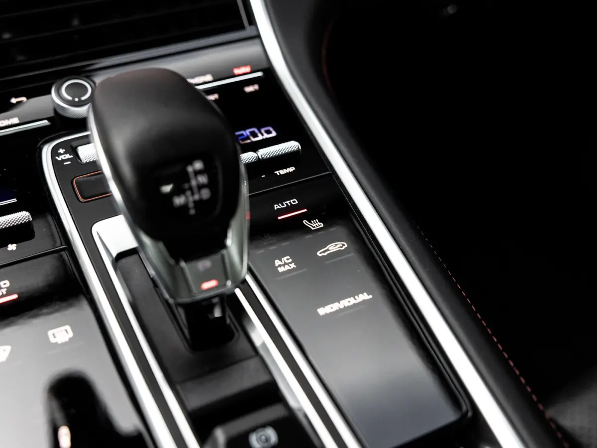 2.9 4 E-Hybrid | SPORTDESIGN | SPORTUITLAATSYSTEEM | PANORAMA/SCHUIF-KANTELDAK | BOSE | SOFTCLOSE | ADAPTIEVE CRUISE CONTROL | PASM LUCHTVERING | SFEERVERLICHTING | ACHTERUITRIJCAMERA | NL G