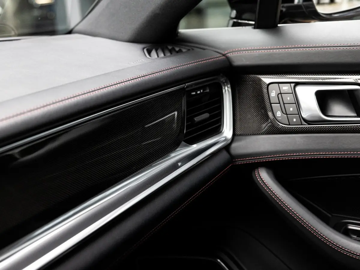 2.9 4 E-Hybrid | SPORTDESIGN | SPORTUITLAATSYSTEEM | PANORAMA/SCHUIF-KANTELDAK | BOSE | SOFTCLOSE | ADAPTIEVE CRUISE CONTROL | PASM LUCHTVERING | SFEERVERLICHTING | ACHTERUITRIJCAMERA | NL G