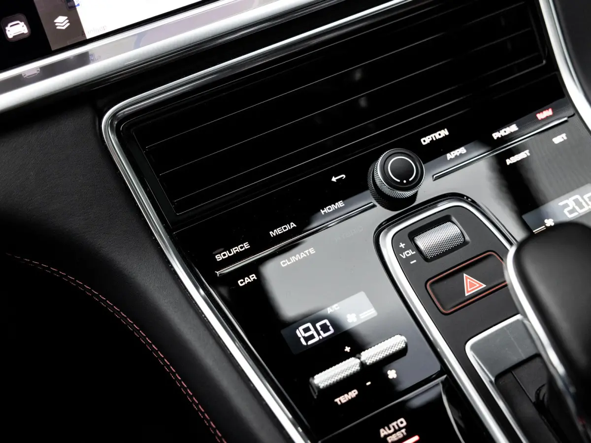 2.9 4 E-Hybrid | SPORTDESIGN | SPORTUITLAATSYSTEEM | PANORAMA/SCHUIF-KANTELDAK | BOSE | SOFTCLOSE | ADAPTIEVE CRUISE CONTROL | PASM LUCHTVERING | SFEERVERLICHTING | ACHTERUITRIJCAMERA | NL G