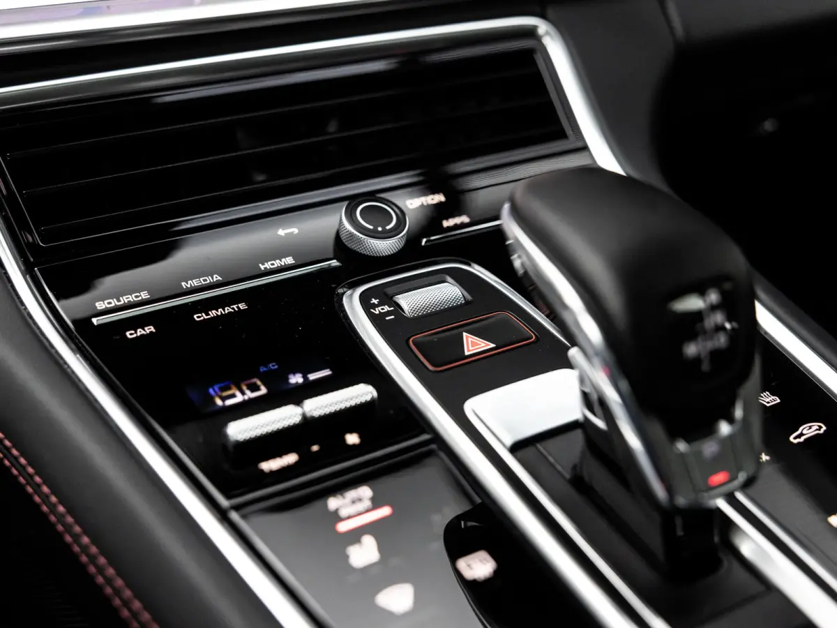 2.9 4 E-Hybrid | SPORTDESIGN | SPORTUITLAATSYSTEEM | PANORAMA/SCHUIF-KANTELDAK | BOSE | SOFTCLOSE | ADAPTIEVE CRUISE CONTROL | PASM LUCHTVERING | SFEERVERLICHTING | ACHTERUITRIJCAMERA | NL G