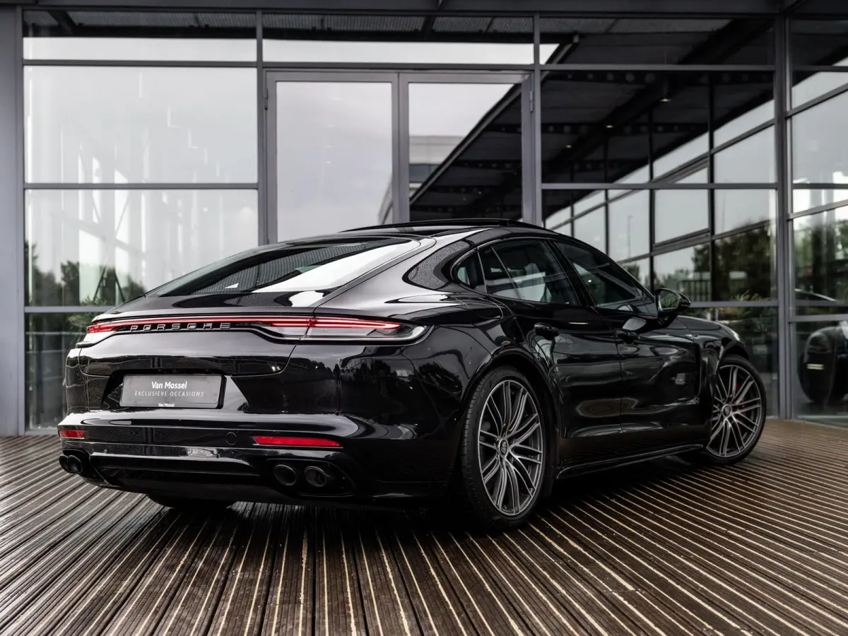 2.9 4 E-Hybrid | SPORTDESIGN | SPORTUITLAATSYSTEEM | PANORAMA/SCHUIF-KANTELDAK | BOSE | SOFTCLOSE | ADAPTIEVE CRUISE CONTROL | PASM LUCHTVERING | SFEERVERLICHTING | ACHTERUITRIJCAMERA | NL G