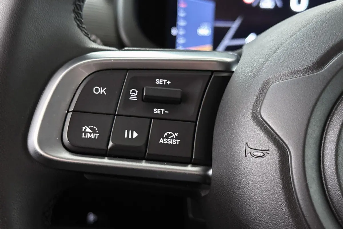 1.2 Longitude Stoelverwarming Keyless Camera Adaptive Cruise