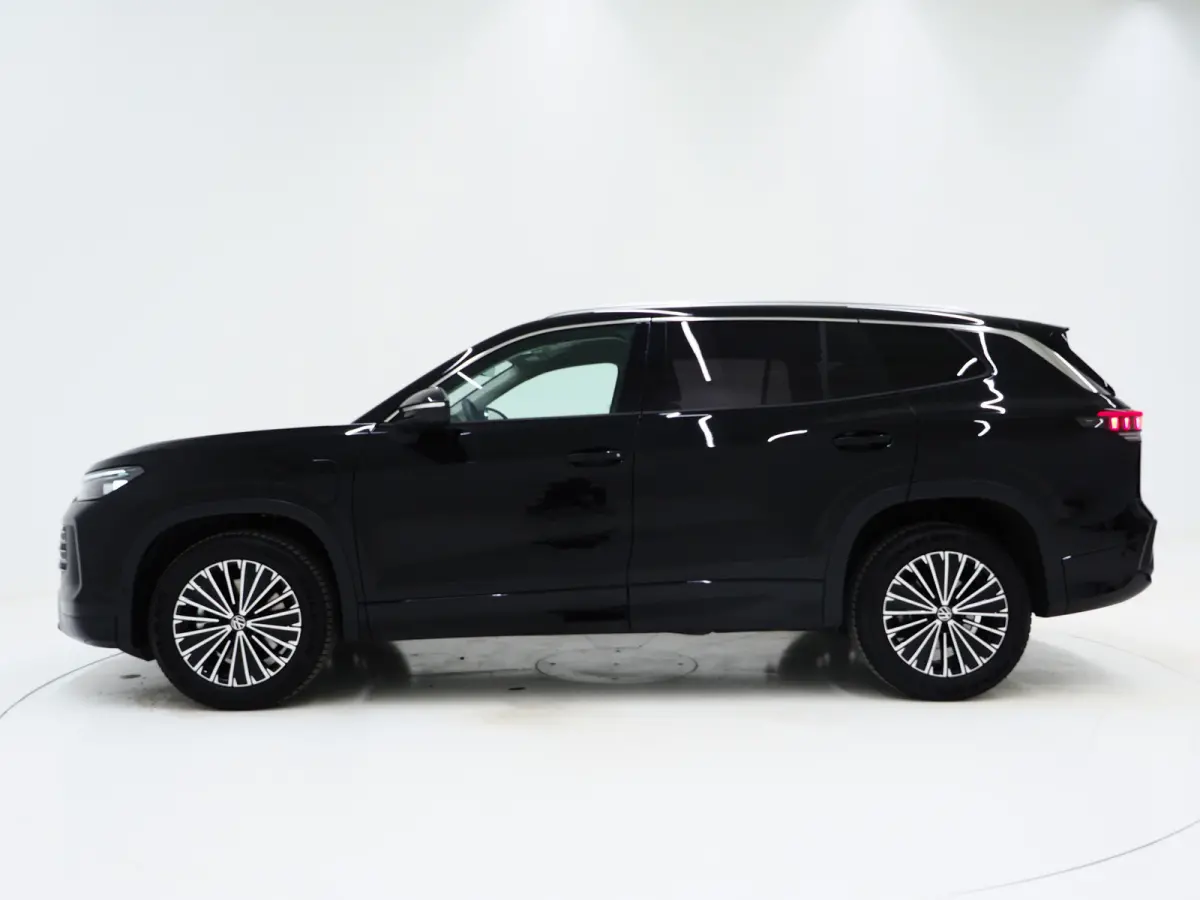 1.5 eHybrid Elegance 272PK | Leder/Alcantara | Trekhaak | Massage | 360 | Keyless | Adaptive Cruise | Sfeerlicht