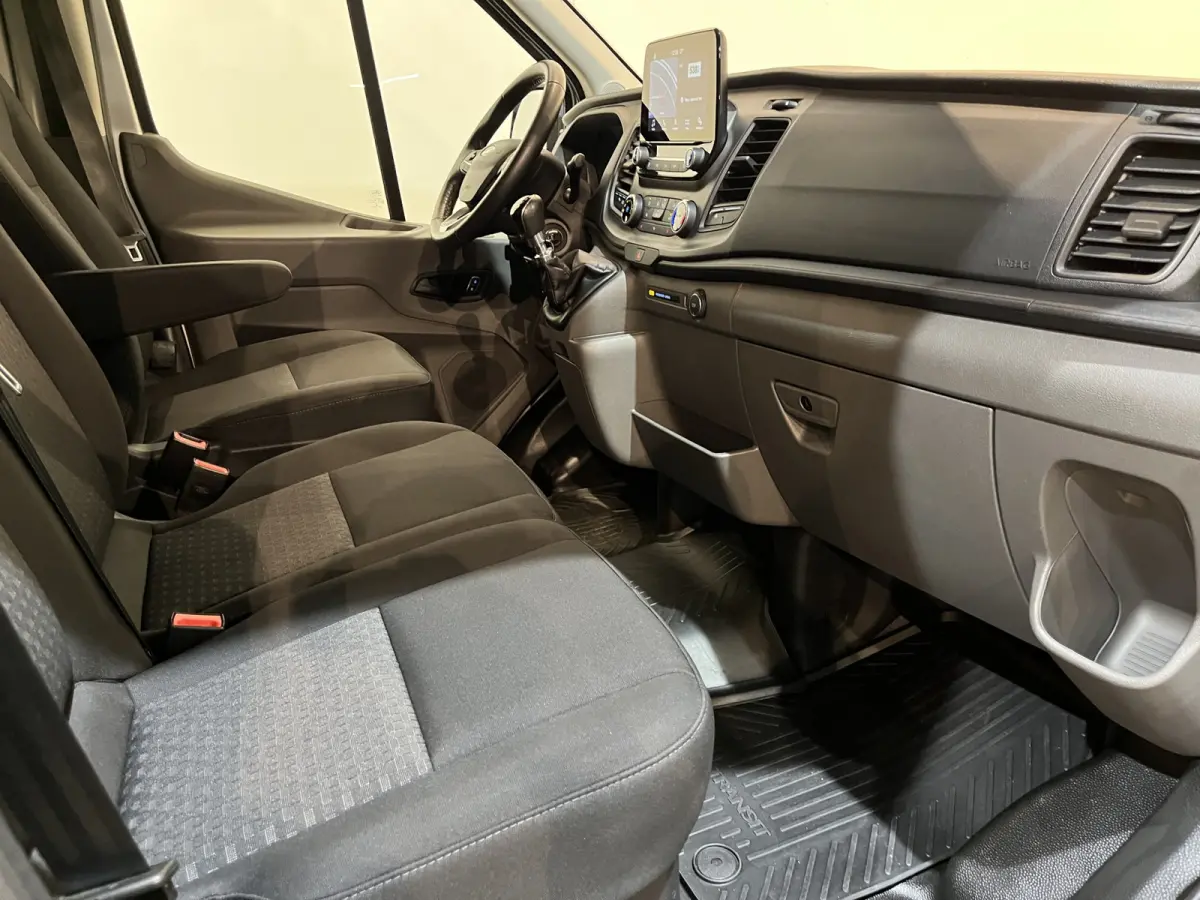 350 2.0 TDCI L2H2 Trend 130 PK / Euro 6  / Airco / Cruise Control / CarPlay / PDC / Navigatie / 3-Zits