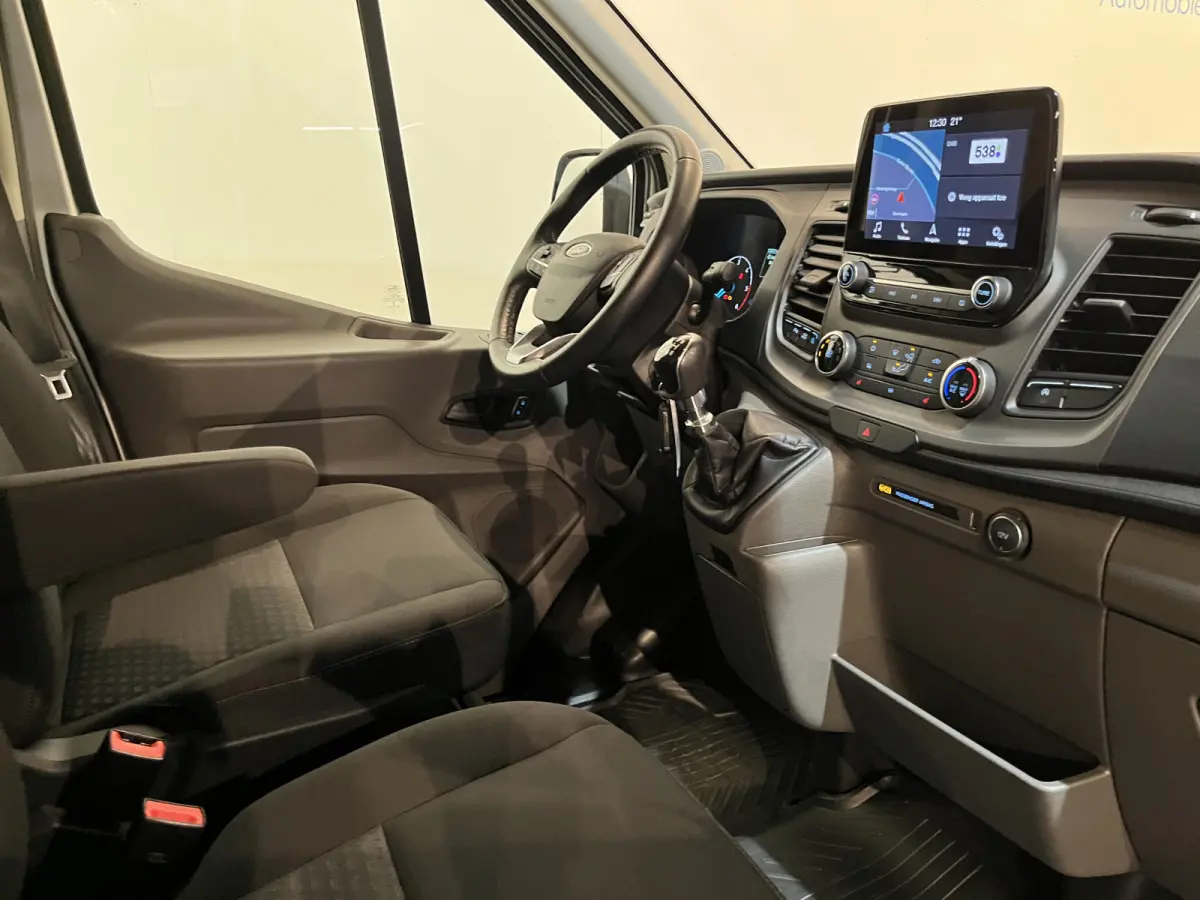 350 2.0 TDCI L2H2 Trend 130 PK / Euro 6  / Airco / Cruise Control / CarPlay / PDC / Navigatie / 3-Zits