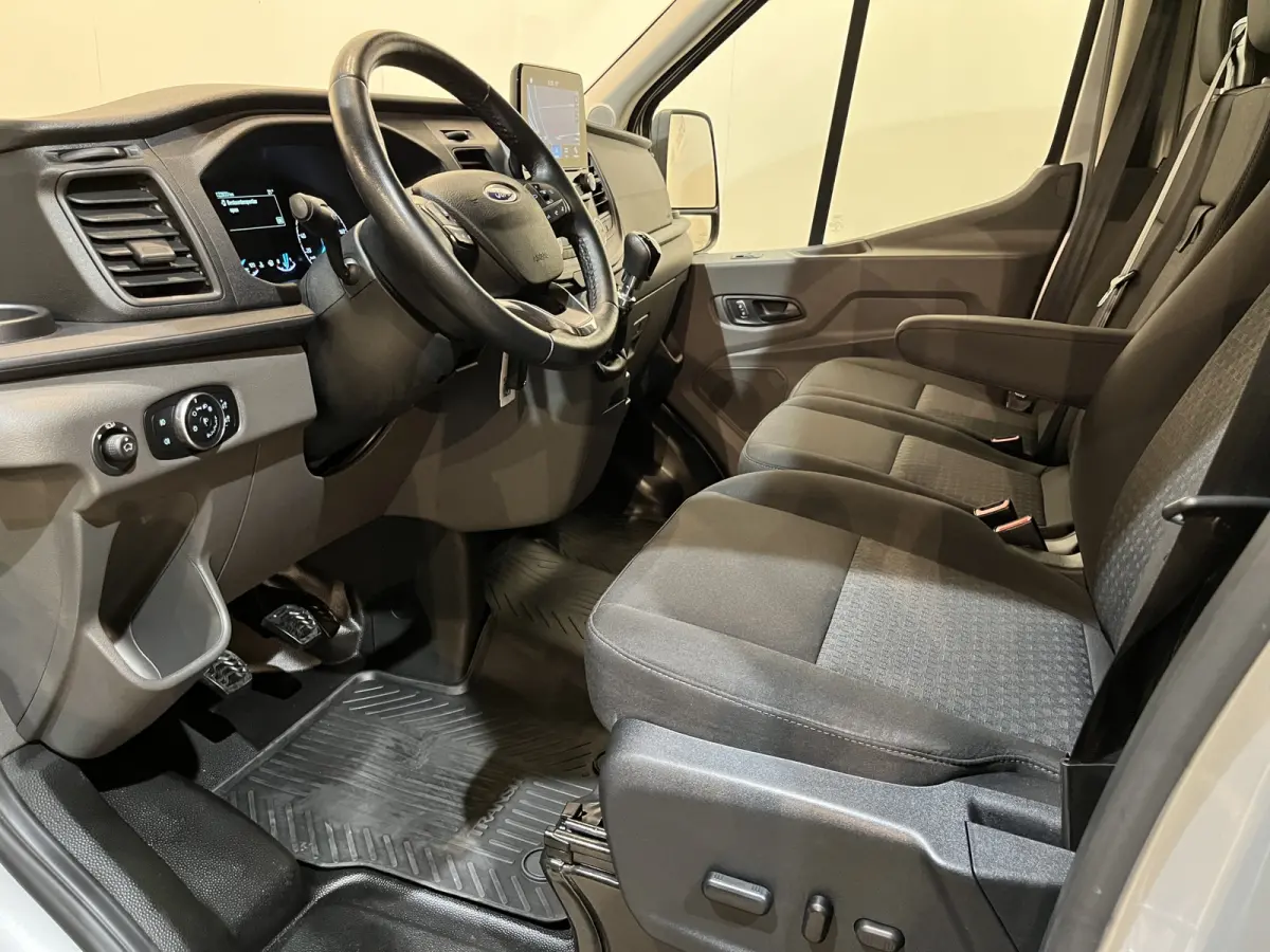 350 2.0 TDCI L2H2 Trend 130 PK / Euro 6  / Airco / Cruise Control / CarPlay / PDC / Navigatie / 3-Zits