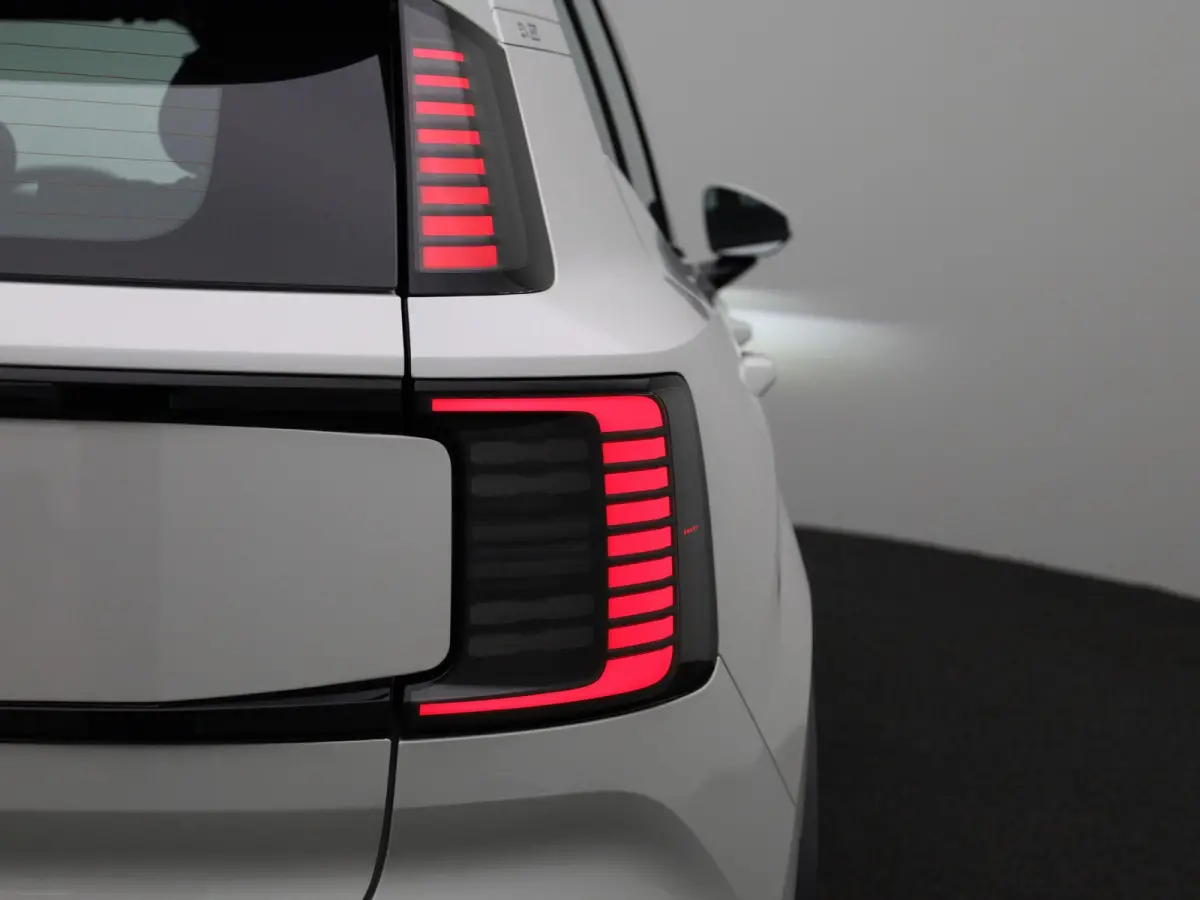 Single Motor Extended Range Core 69Kwh | CAMERA | NAVIGATIE | CLIMATE CONTROL | CRUISE CONTROL | PARKEERSENSOREN | LED | LMV |