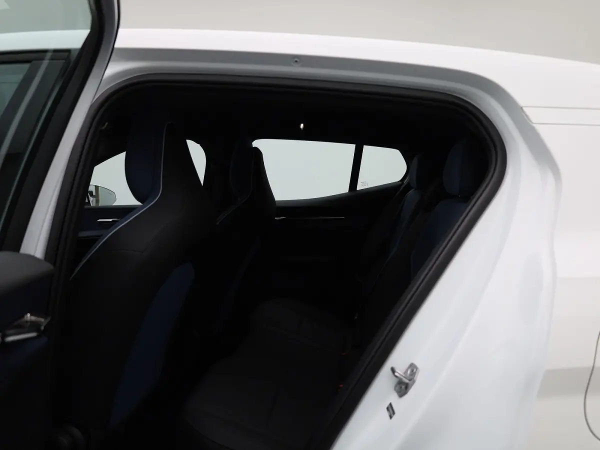 Single Motor Extended Range Core 69Kwh | CAMERA | NAVIGATIE | CLIMATE CONTROL | CRUISE CONTROL | PARKEERSENSOREN | LED | LMV |