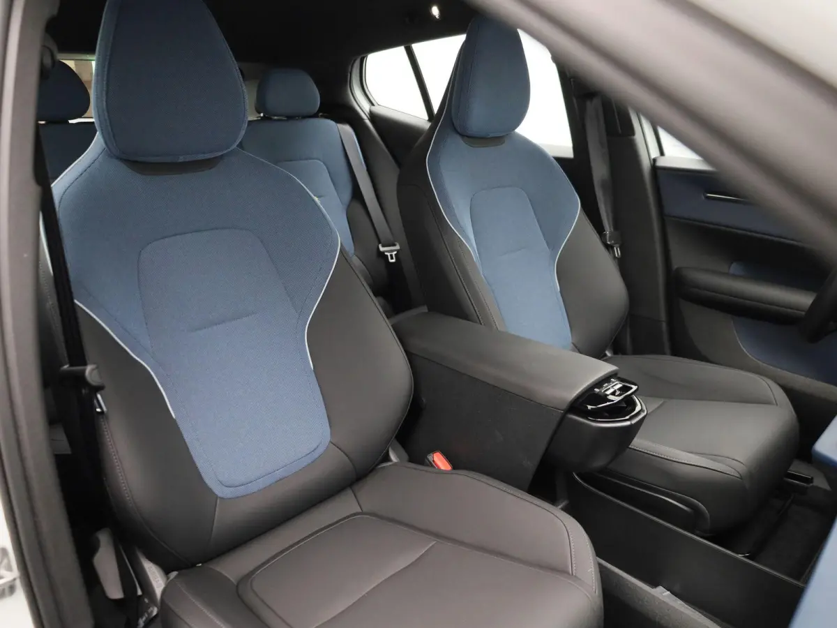 Single Motor Extended Range Core 69Kwh | CAMERA | NAVIGATIE | CLIMATE CONTROL | CRUISE CONTROL | PARKEERSENSOREN | LED | LMV |