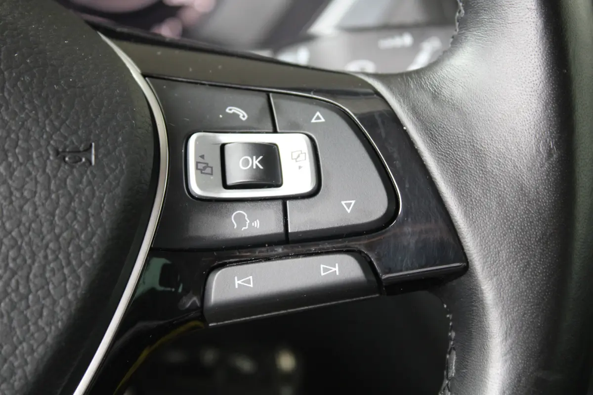 1.4 TSI ACT Comfortline Business | Beats Audio | Adaptieve cruise control | Dodehoek-detectie | Stoelverwarming |