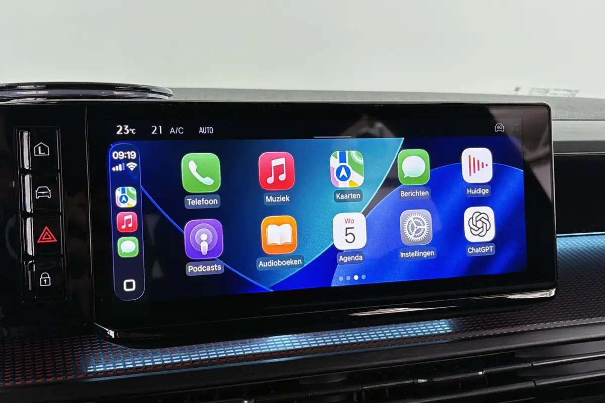 1.2 Turbo Hybrid HF Line Camera Apple CarPlay