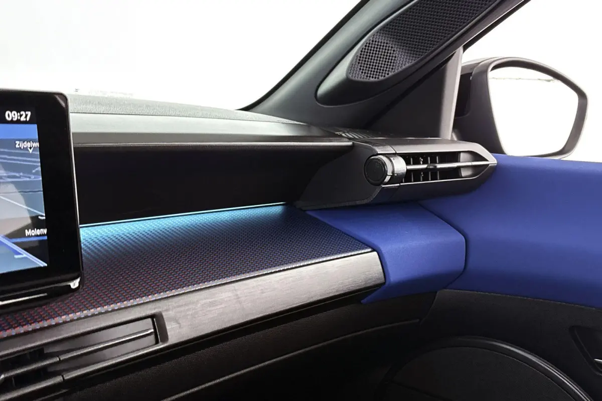 1.2 Turbo Hybrid HF Line Camera Apple CarPlay