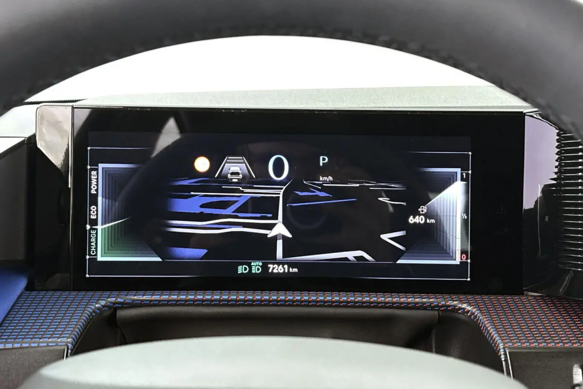 1.2 Turbo Hybrid HF Line Camera Apple CarPlay