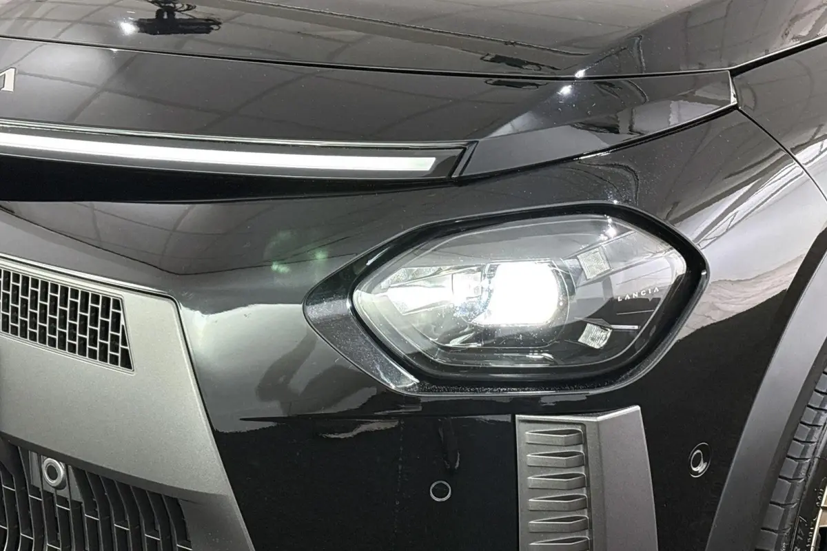 1.2 Turbo Hybrid HF Line Camera Apple CarPlay