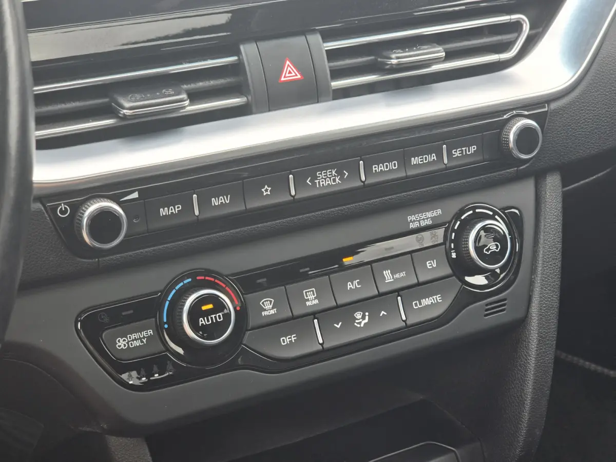 DynamicPlusLine 64 kWh | SOH 100% | 3 Fase laden | Schuif/kanteldak | Half Leder | Andriod Auto | Apple carplay | Navigatie
