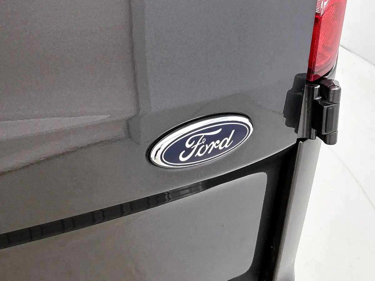 300 2.0 TDCI Automaat L2H1 Trend Dubbele Cabine Airco Navigatie Cruisecontrol Camera PDCVA Trekhaak