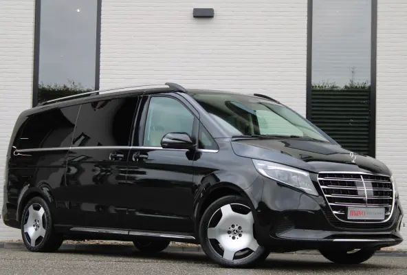 300d / XXL / AMG / DC / Exclusive / 4-Matic / Luchtv / Elec Stoel voor + Achter / Burmester / NIEUWSTAAT