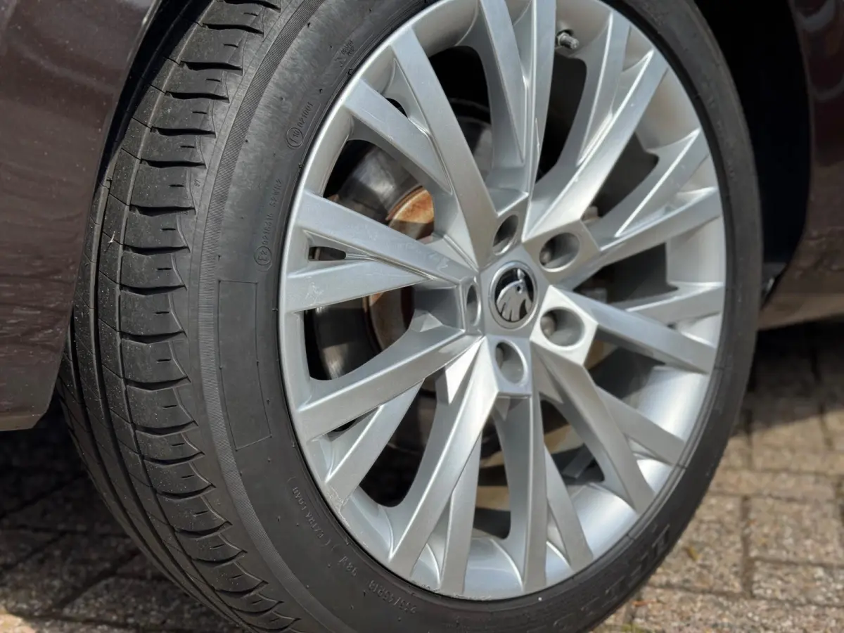 1.4 TSI iV Sportline Business 2021 Full!