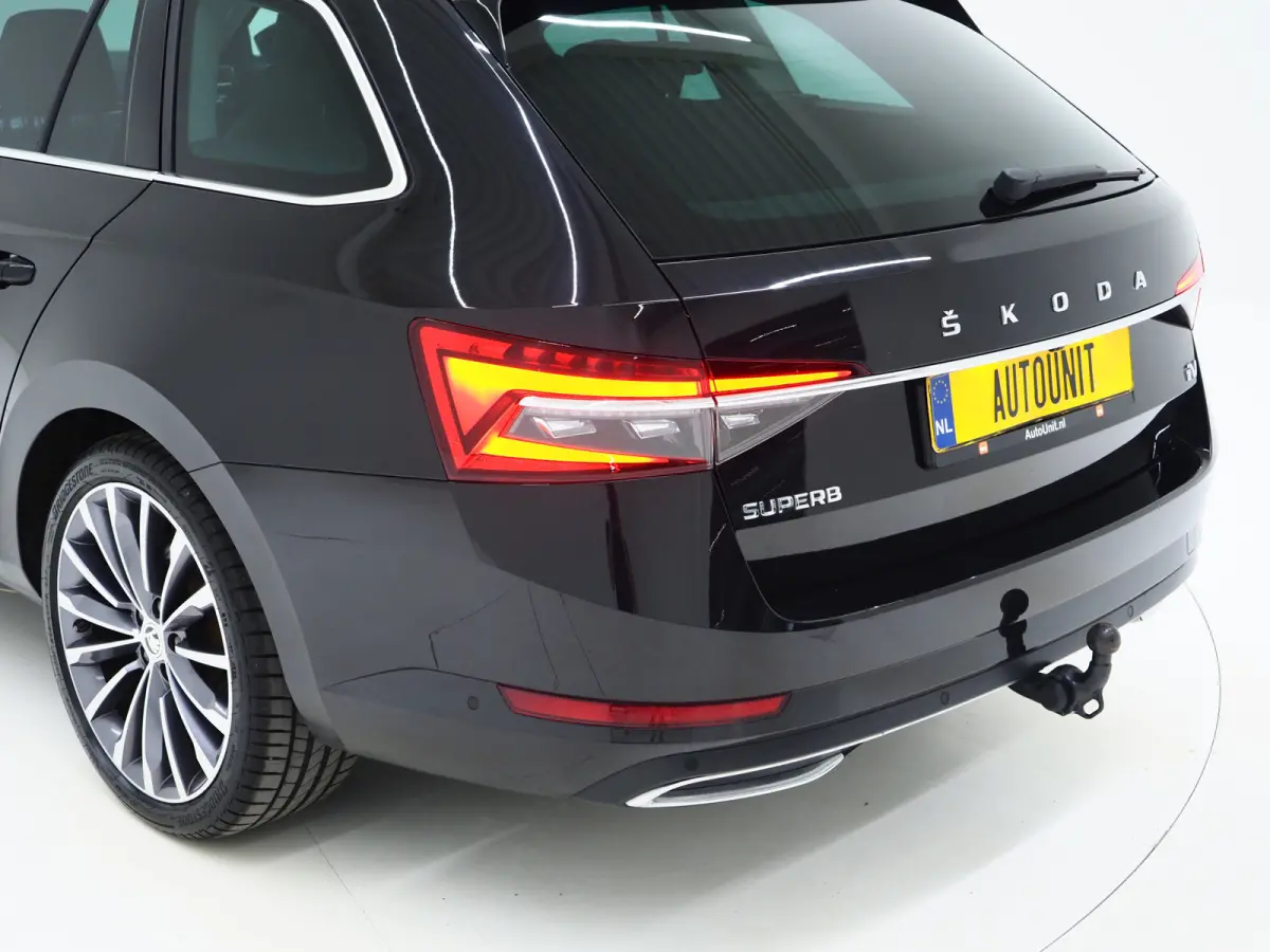 1.4 TSI iV Laurin & Klement | Leder | Trekhaak | Stoelventilatie | Massage | Canton | Keyless | Memory | Carplay
