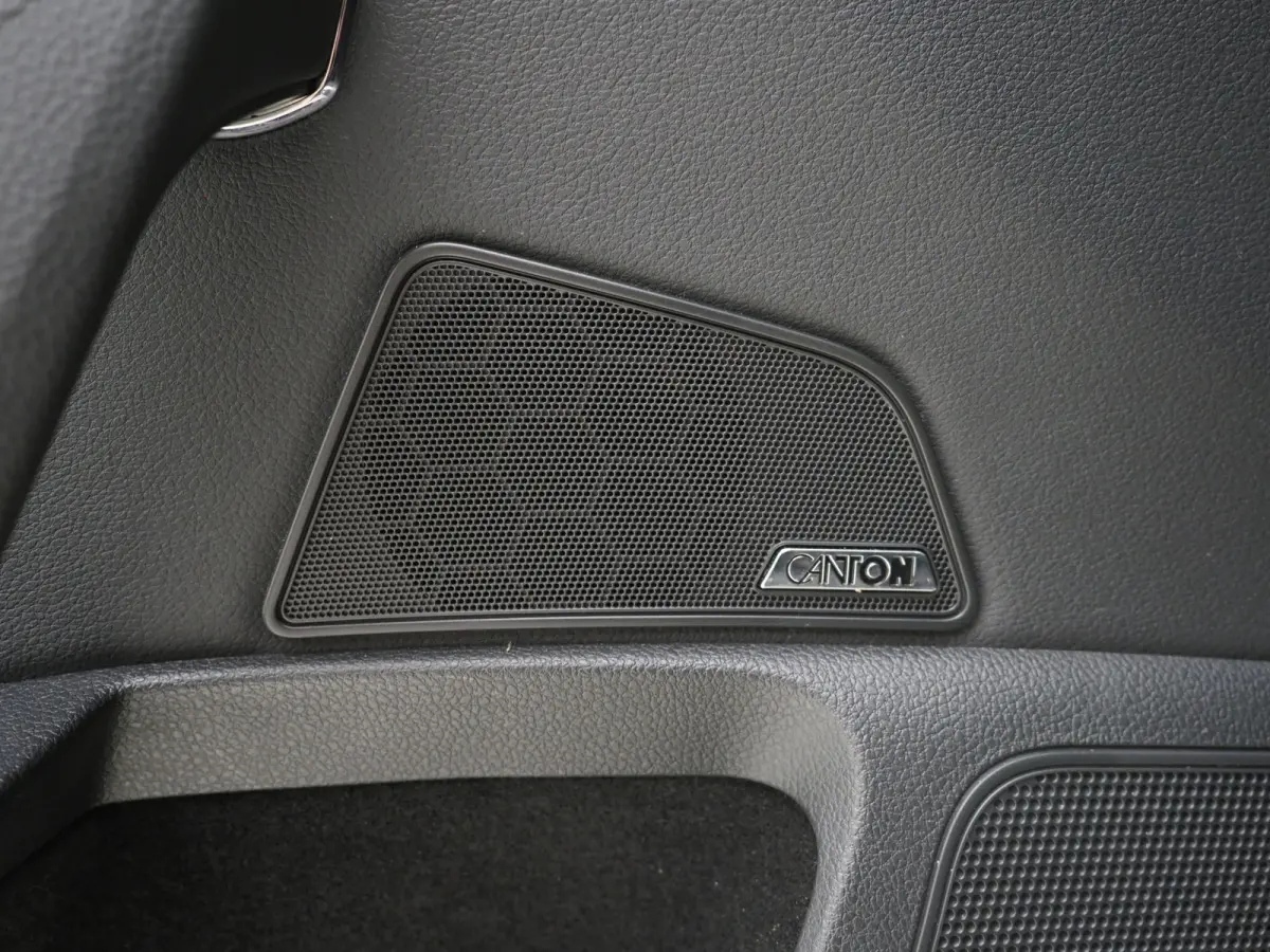 1.4 TSI iV Laurin & Klement | Leder | Trekhaak | Stoelventilatie | Massage | Canton | Keyless | Memory | Carplay