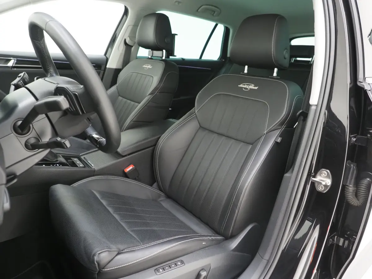 1.4 TSI iV Laurin & Klement | Leder | Trekhaak | Stoelventilatie | Massage | Canton | Keyless | Memory | Carplay