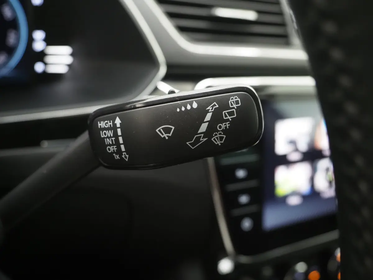 1.4 TSI iV Laurin & Klement | Leder | Trekhaak | Stoelventilatie | Massage | Canton | Keyless | Memory | Carplay
