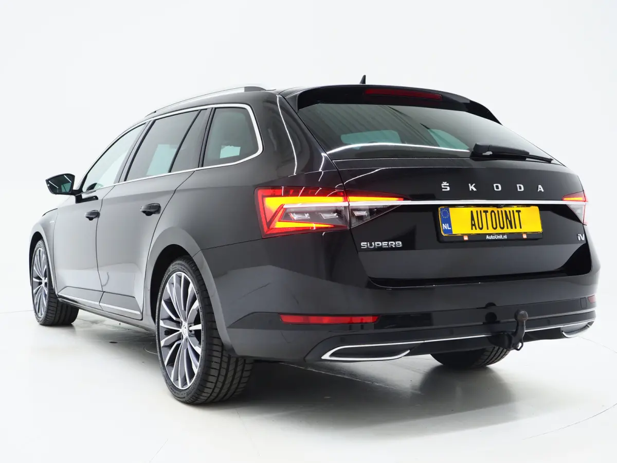 1.4 TSI iV Laurin & Klement | Leder | Trekhaak | Stoelventilatie | Massage | Canton | Keyless | Memory | Carplay
