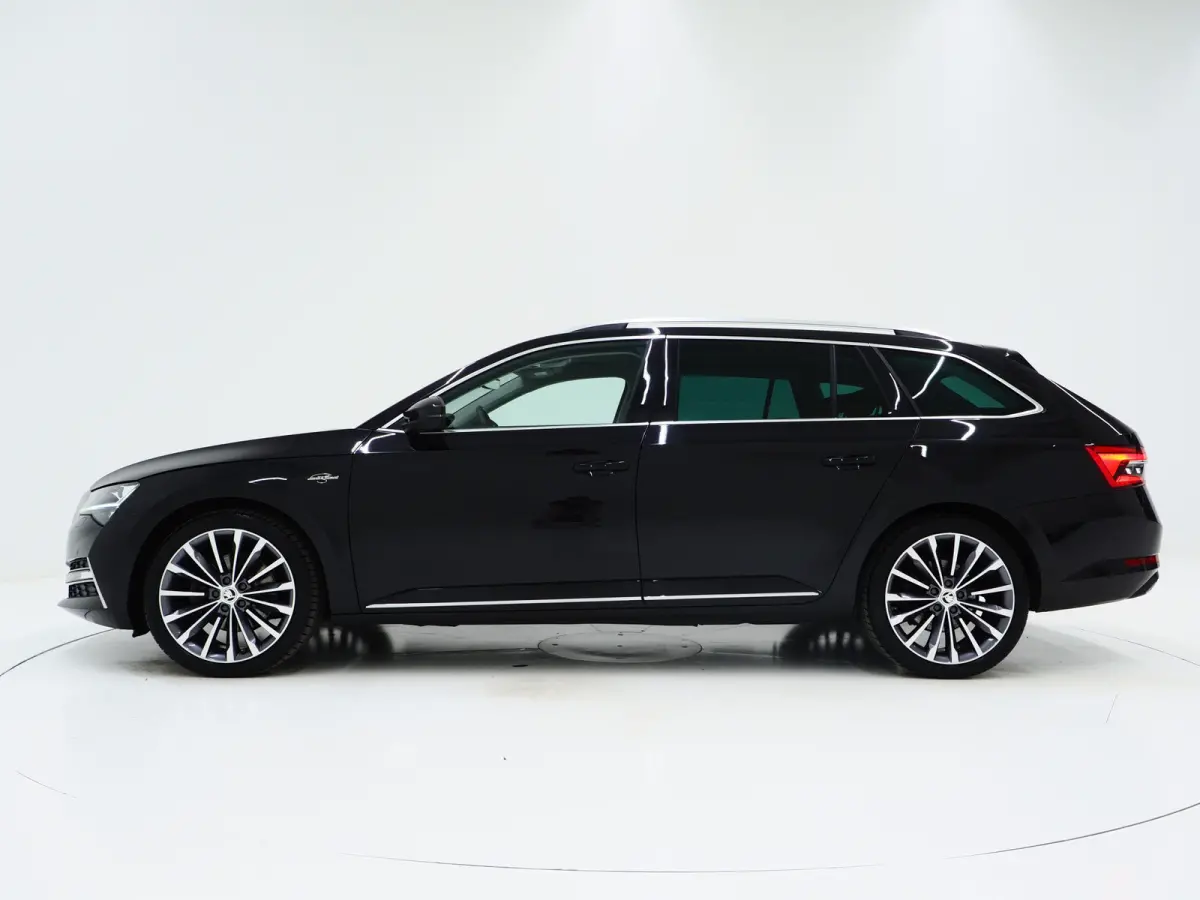 1.4 TSI iV Laurin & Klement | Leder | Trekhaak | Stoelventilatie | Massage | Canton | Keyless | Memory | Carplay