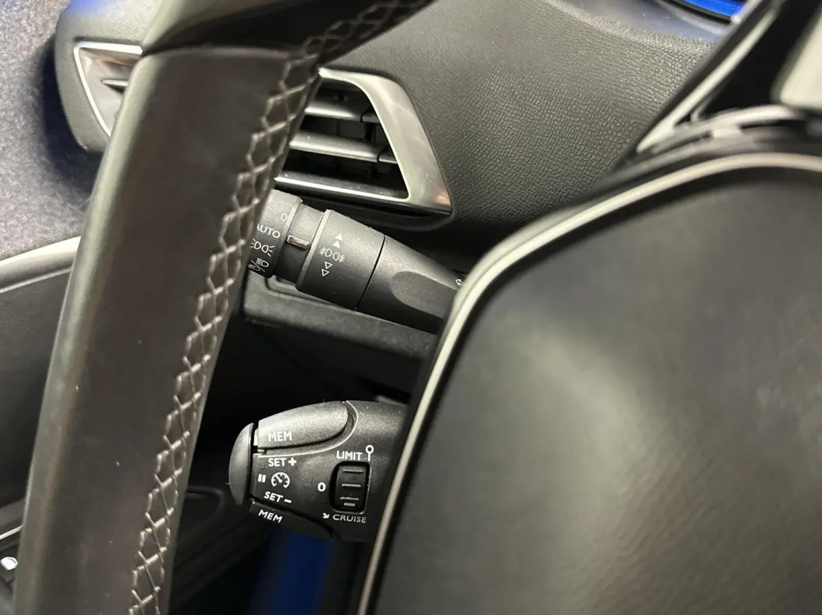 1.2 PureTech Blue Lease Premium CAMERA CARPLAY ECC CRUISE.
