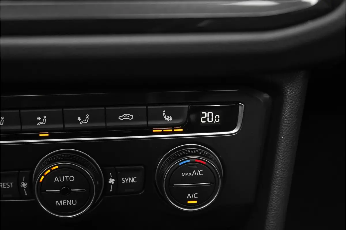 1.5 TSI DSG R-Line Pano ACC Camera CarPlay 20" Suzuka