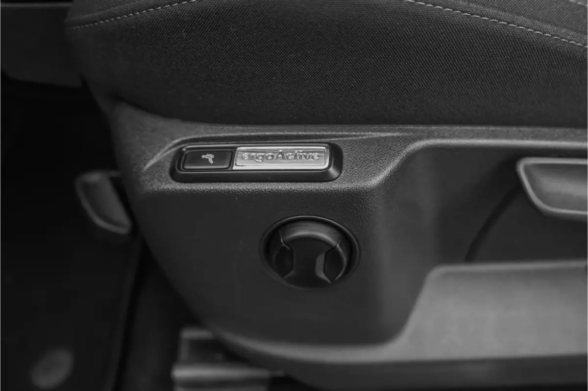 1.5 TSI DSG R-Line Pano ACC Camera CarPlay 20" Suzuka