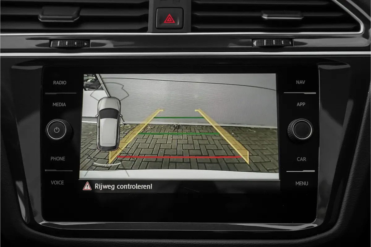 1.5 TSI DSG R-Line Pano ACC Camera CarPlay 20" Suzuka