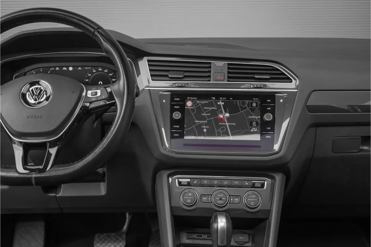 1.5 TSI DSG R-Line Pano ACC Camera CarPlay 20" Suzuka