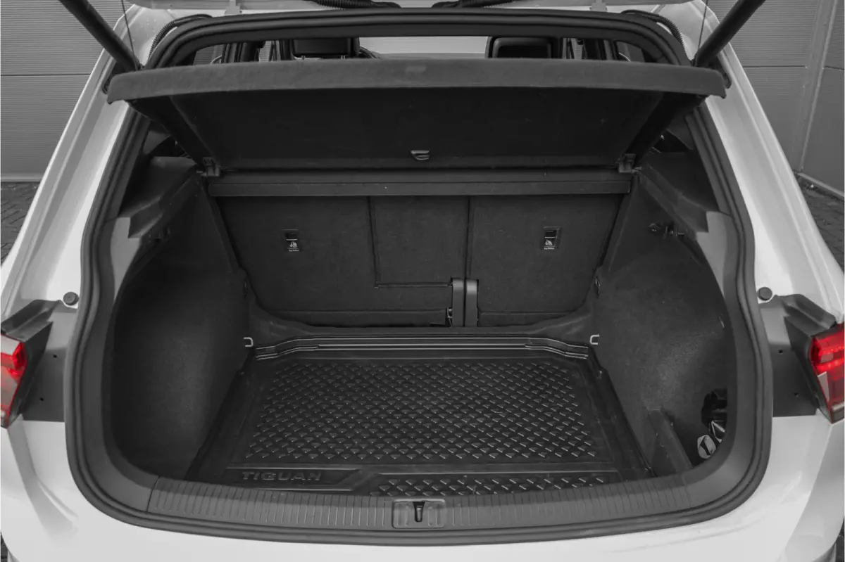 1.5 TSI DSG R-Line Pano ACC Camera CarPlay 20" Suzuka